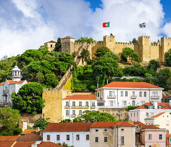 Private Tour in Alfama – Tradition and Fado through Old Streets